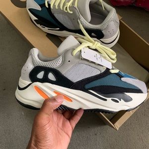 Yeezy 700 Waverunner authentic